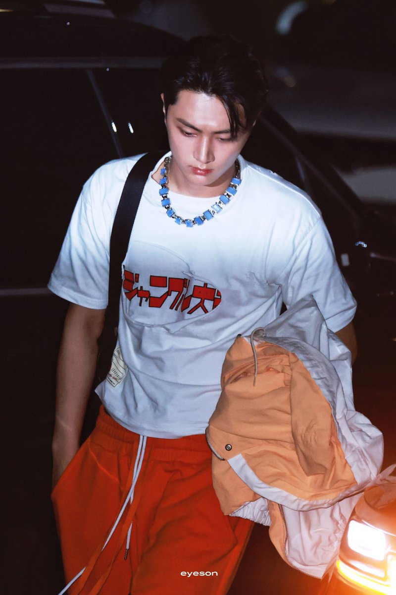byjongseongie's tweet photo. OMG JAY??? https://t.co/743FjSRyA3
