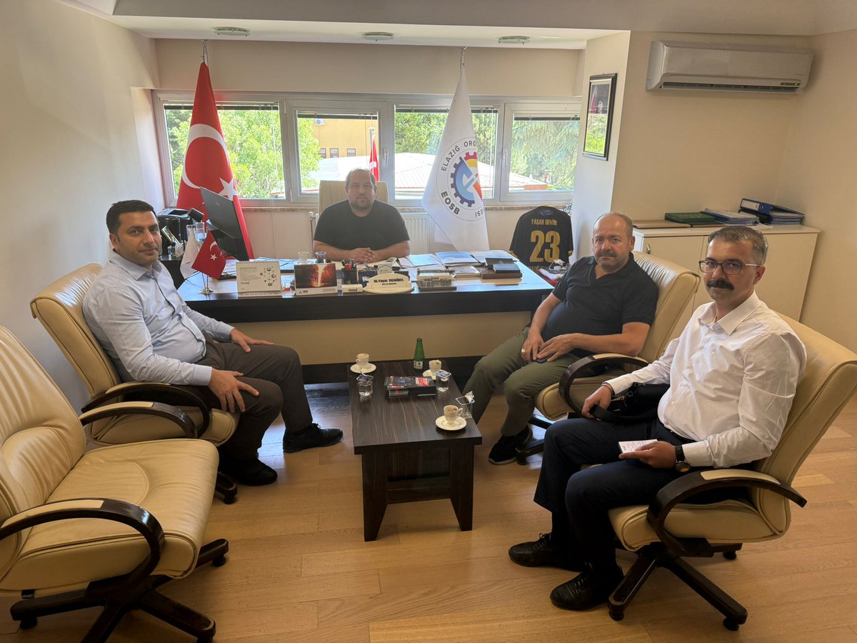 Eximbank Diyarbakır Şube Müdürü Barış Öztürk, Müdür Yardımcısı Hasan Aydın, Soyplas Ambalaj firması Yönetim Kurulu Başkanı Fethi Ahmet Yabaş Bölge Müdürümüz Mehmet Yaşar Demirel'i ziyaret ettiler.