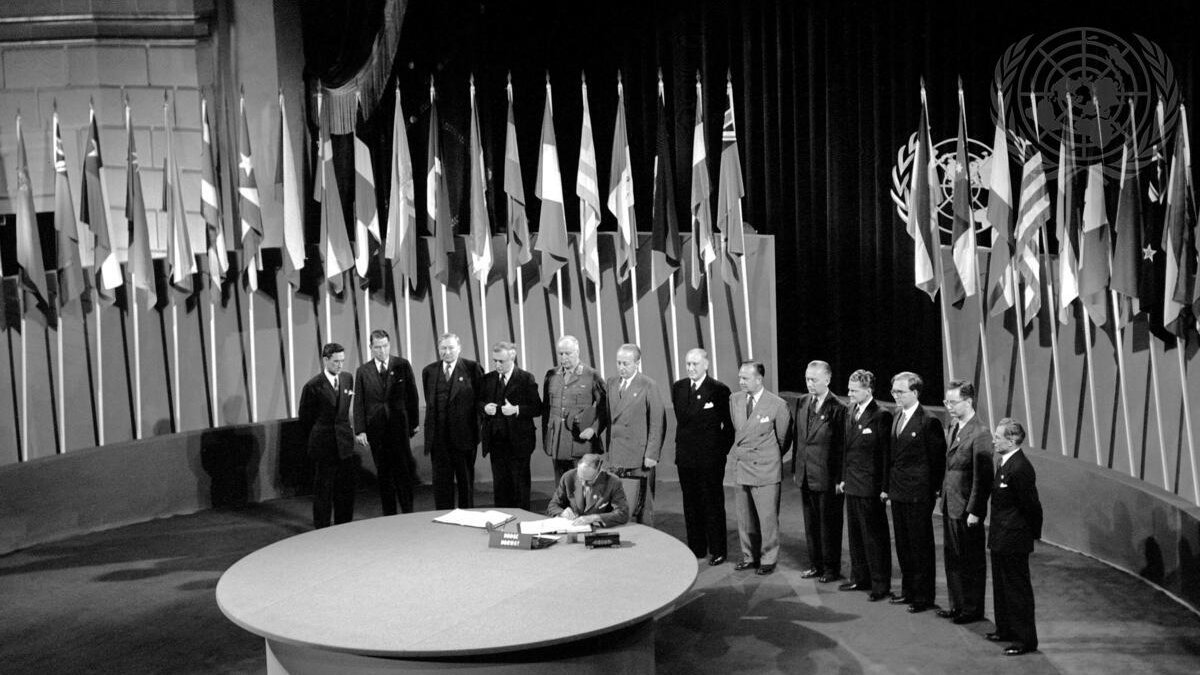On this day 80 years ago in San Francisco:
🇳🇴's ambassador signs the #UNCharter, the #UN's founding document.
80 years on the very foundation of the Charter is under threat. 
It is now more important than ever to protect, defend and uphold the Charter and its principles.