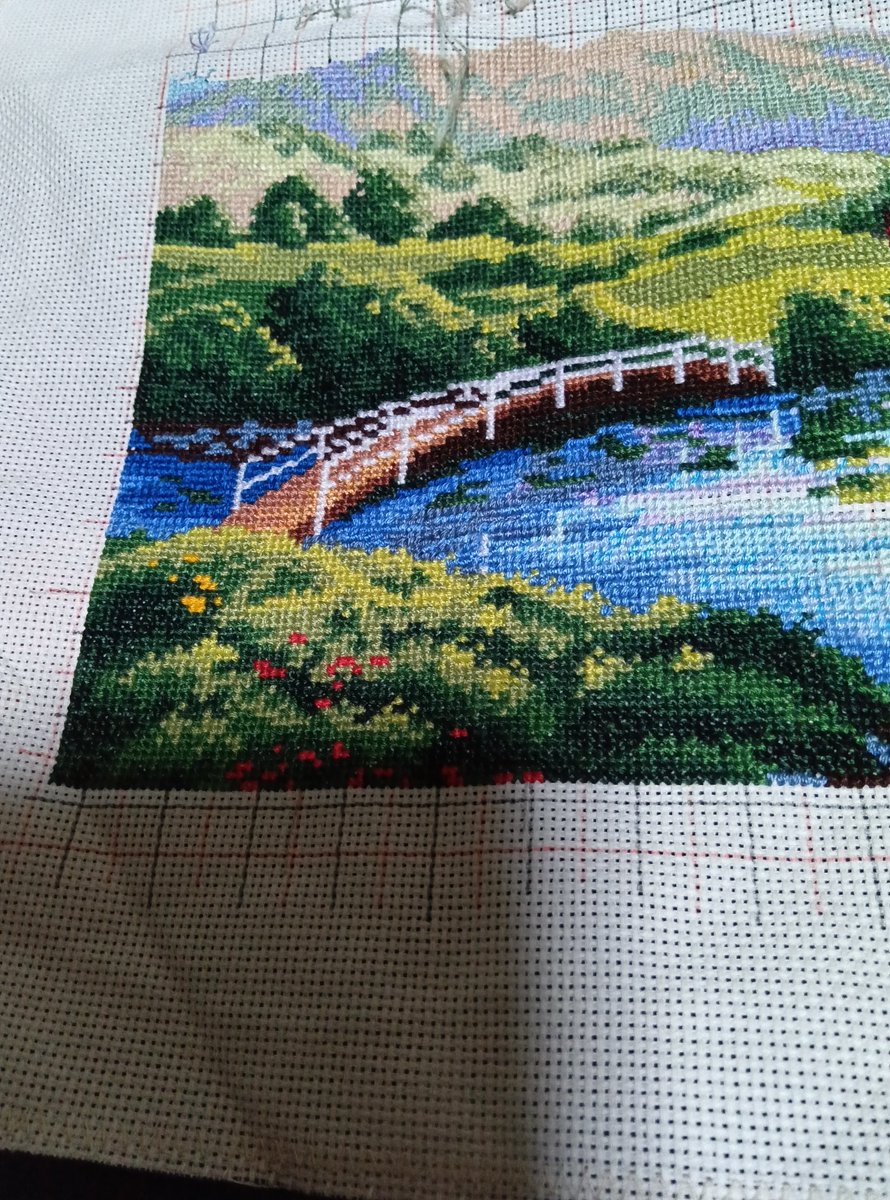 LrhtvvZaPn86460's tweet image. ホントに久しぶりのこちらです
🎉🎉🎉🎉🎉🎉
なので３枚写真あげます🙋
左下・右下・左上です
４枚ですので半分ほどでは？
３月に刺してましたが
すっかり失念してました(笑)
コチラの完成は急がない
いや～急げない　かな(⁠~⁠￣⁠³⁠￣⁠)⁠~
#DIMENSIONS