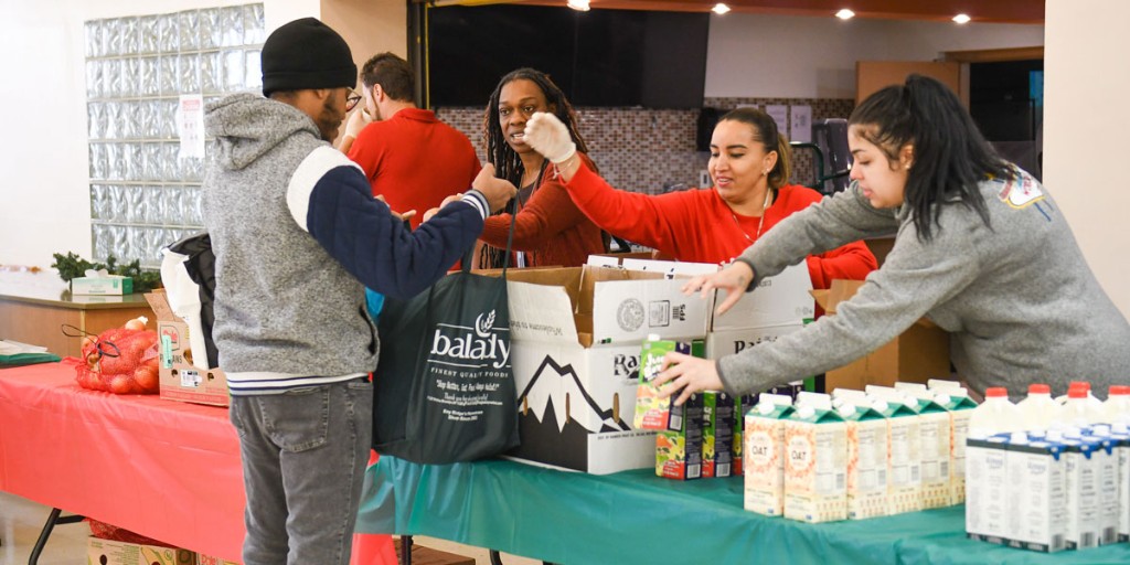 BCCcuny's tweet image. 🍴🎉 Bronx Community College Foundation is pleased to announce that the Carroll and Milton Petrie Foundation has awarded a $25,000 grant for the food pantry to combat food insecurity.

The pantry is a service of BCC ARC: ow.ly/giVu50Wg7Ri
#bcccuny #bccpride @CUNY