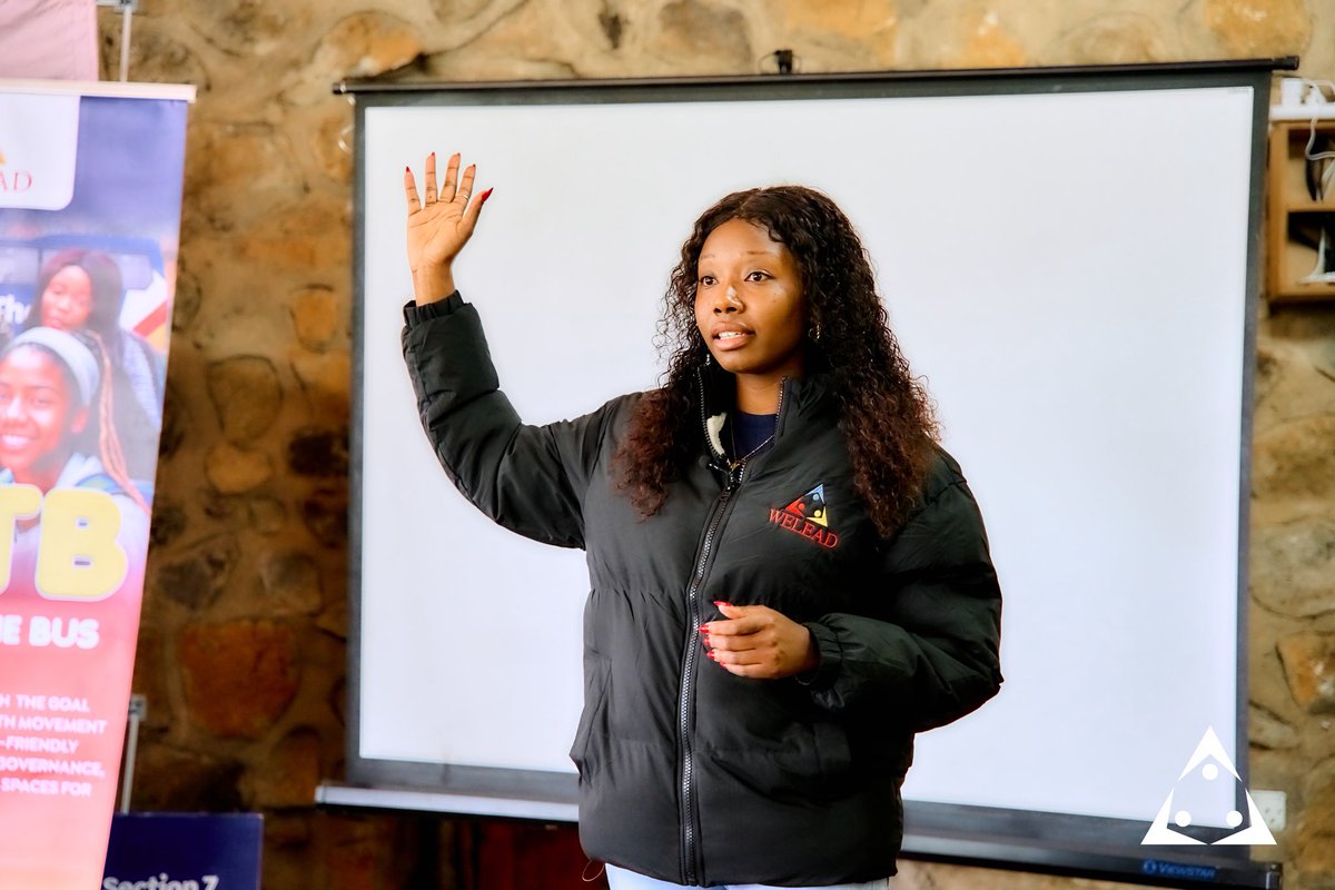 📌🔥 I am a radical believer in the power that young people have to change the world. I believe in young people even before they have proven themselves! 

I believe in young people and everyday I wake up to do work that advances their potential!
