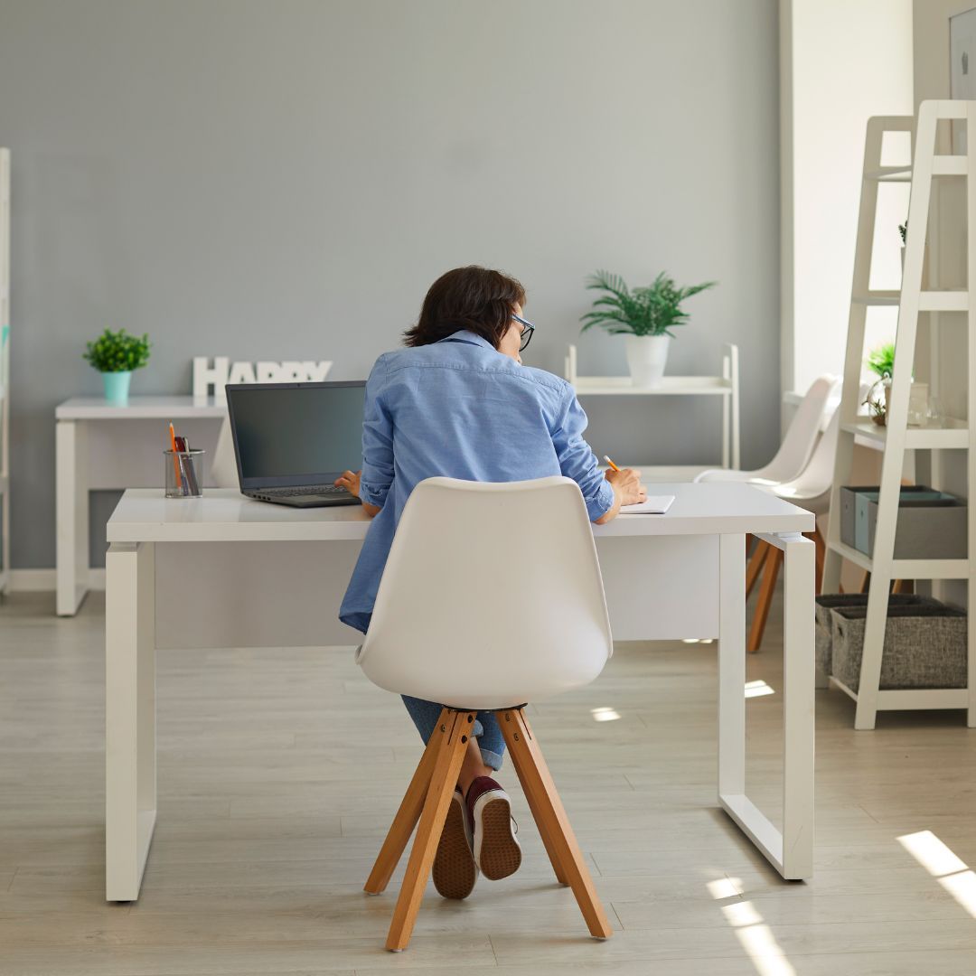FloridaSpineVB's tweet photo. Screens, slouching, and stiff necks—oh my! If your tech habits are hurting your posture, we can help realign and reset. #PostureMatters https://t.co/1FMC7TIgPO https://t.co/egPMWmUVoT
