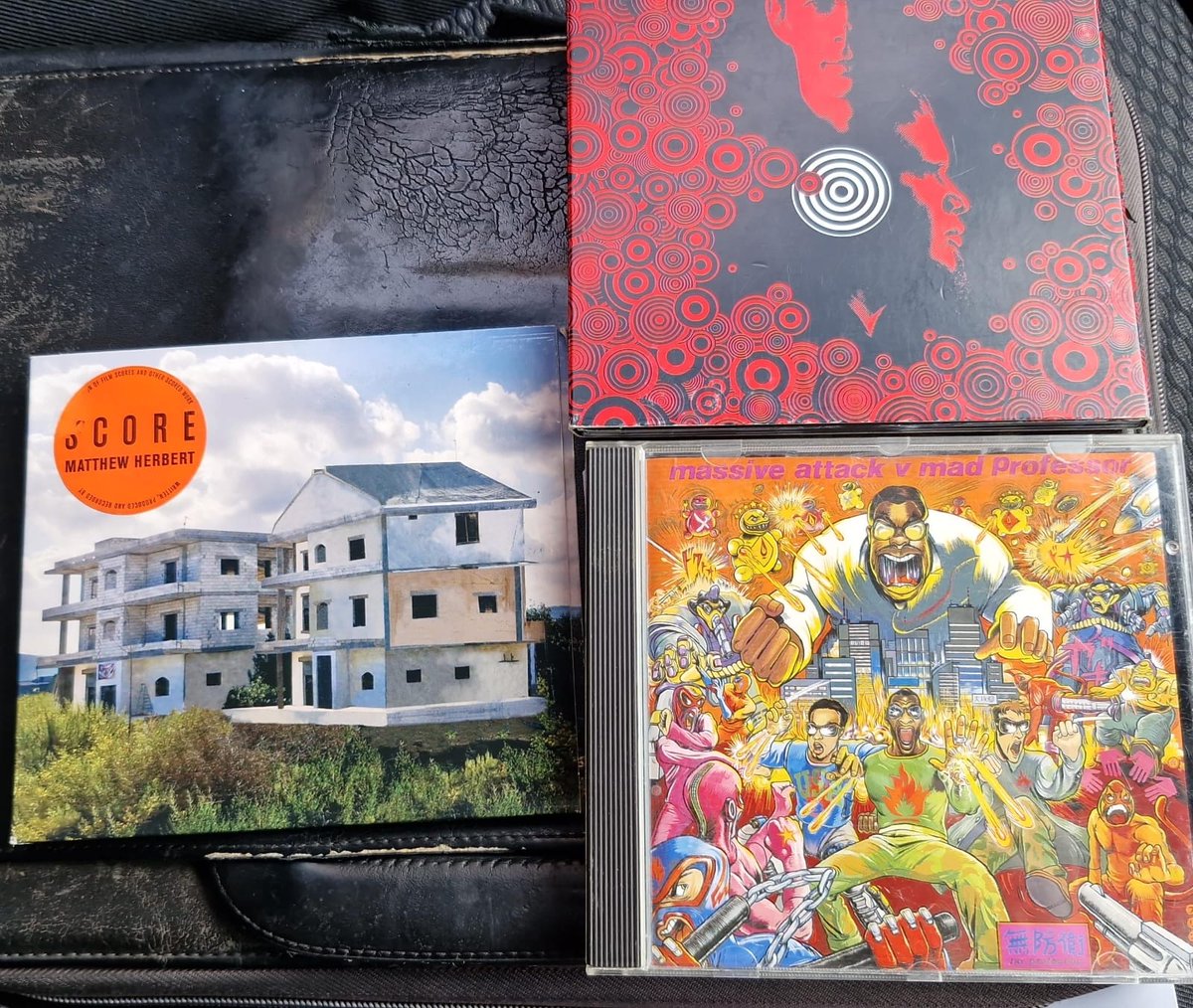 Awesome crate dig/ CD Haul in Cape Town 
<a href="/matthewherbert/">matthew herbert</a>
<a href="/ThieveryCorpDC/">Thievery Corporation</a>
<a href="/MadProfessordub/">Mad Professor</a>
<a href="/MassiveAttackUK/">Massive Attack</a>