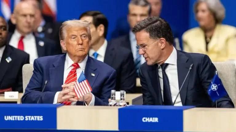 Alla Poedie 🇺🇦🇫🇷 (@allapoedie) on Twitter photo « Papa se fâche parfois » : l'OTAN donne un spectacle pour Trump, — The Telegraph. <a href="/TheTelegraph__/">The Telegraph</a>
Le sommet de l'OTAN a été mis en scène comme un spectacle grandiose : entrées séparées, réception royale, dîner dans un palais du XVIIe siècle et atmosphère soigneusement conçue « Papa se fâche parfois » : l'OTAN donne un spectacle pour Trump, — The Telegraph. <a href="/TheTelegraph__/">The Telegraph</a>
Le sommet de l'OTAN a été mis en scène comme un spectacle grandiose : entrées séparées, réception royale, dîner dans un palais du XVIIe siècle et atmosphère soigneusement conçue