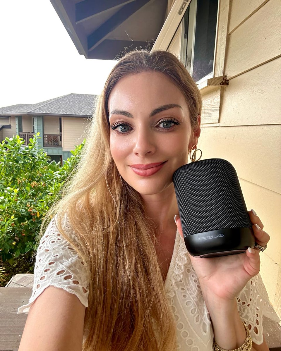 BubblyMoments's tweet image. Big bass. Bold sound. Built for anywhere 💥 The TREBLAB HD77 is your go-to wireless speaker!

🛍️ Shop here: amzlink.to/az0tGlDEX9Ldf

#TREBLABHD77 #BluetoothSpeaker #PortableSound #PartyReady