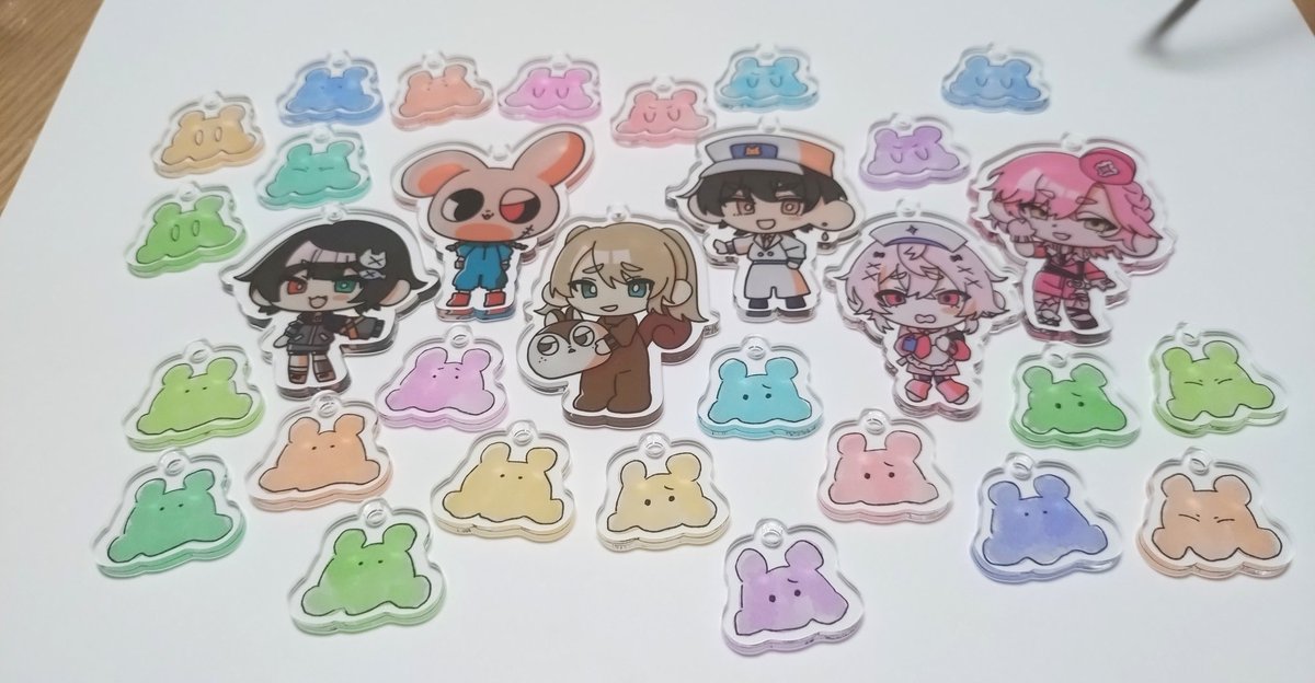 ネストグラフィックスさん（<a href="/nest_graphics/">ネストグラフィックス</a> ）でアクリルグッズを制作しました！
その一部を大公開！！！！！
今度のアキケットなどで販売します！