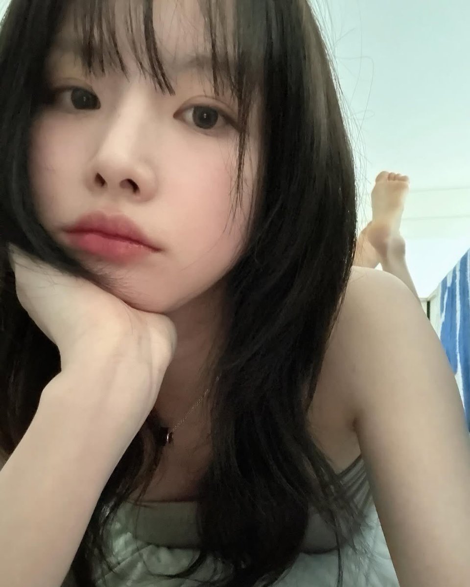 sunhawked's tweet photo. not this necklace again 👹 https://t.co/DKrmQPyEyH