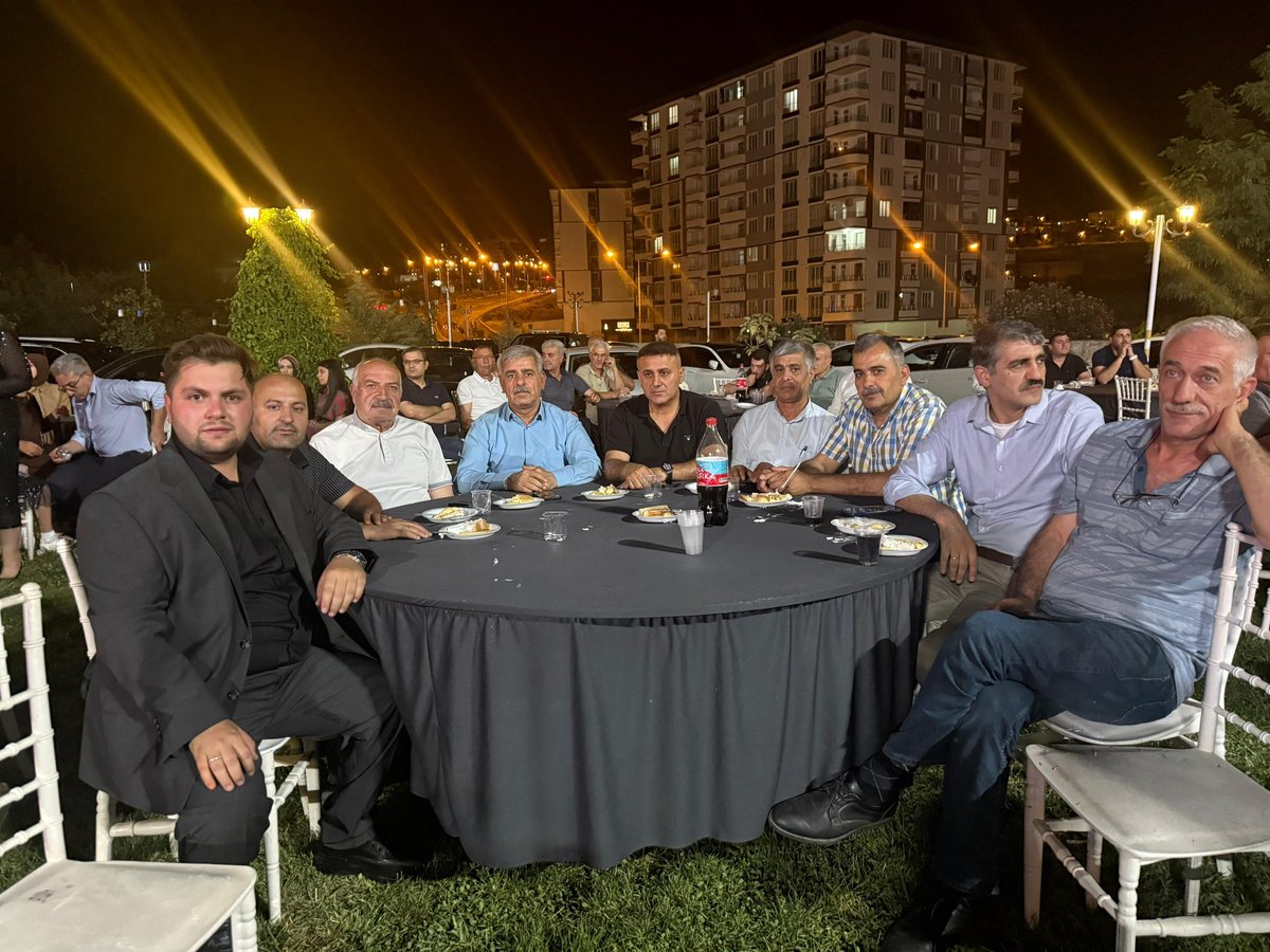 Merkez İlçe Başkanımız Sn <a href="/hikmetekin56/">Hikmet Ekin</a> ve yönetimi ile birlikte;

📍Özkoyuncu ve Kardeş

Ailelerinin düğün merasimine katılım sağladılar. Aileleri tebrik eder, Genç çiftimize bir ömür boyu mutluluklar dileriz.