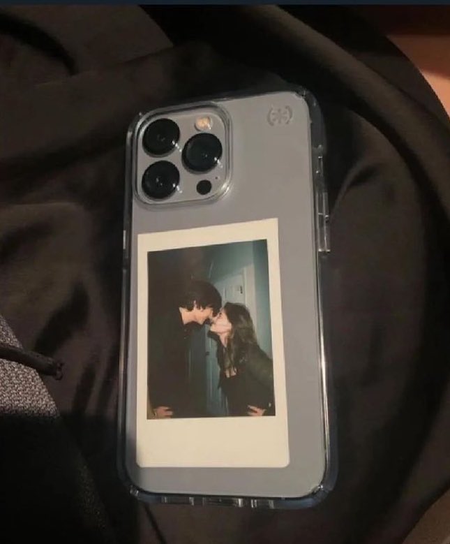 Kılıfa fotoğraf koymak bana hala çok romantik geliyor