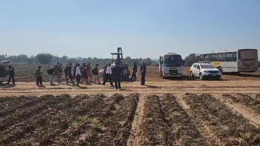Produtor rural assume obrigação de pagar R$ 2 milhões por submeter adolescentes a trabalho escravo
🖱️encr.pw/79nZI
📸MTE