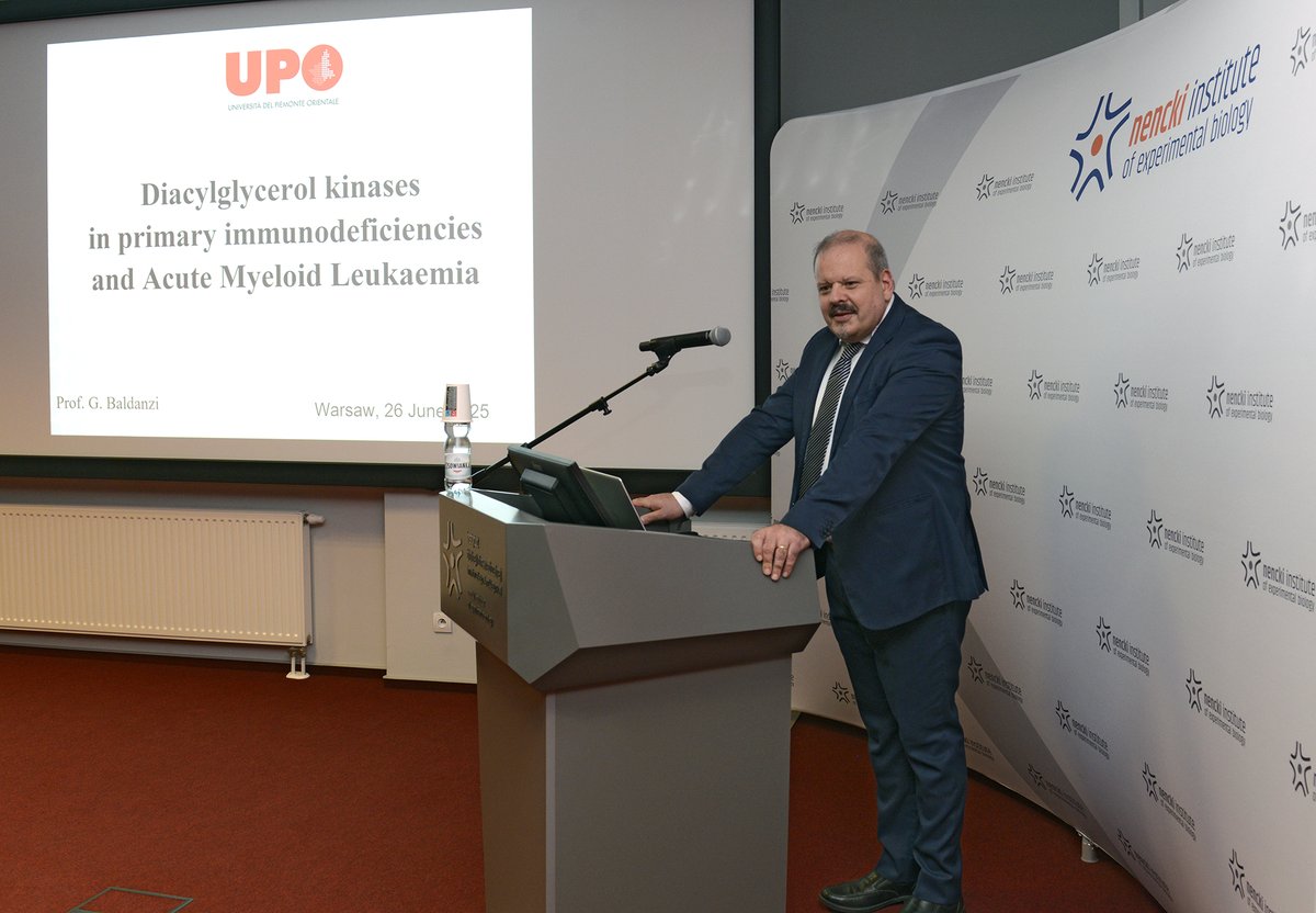 NenckiInstitute's tweet image. 𝐏𝐫𝐨𝐟. 𝐆𝐢𝐚𝐧𝐥𝐮𝐜𝐚 𝐁𝐚𝐥𝐝𝐚𝐧𝐳𝐢 (University of Eastern Piedmont "Amedeo Avogardo" in Novara, Italy) gave today's 𝘕𝘦𝘯𝘤𝘬𝘪 𝘐𝘯𝘴𝘵𝘪𝘵𝘶𝘵𝘦 𝘚𝘦𝘮𝘪𝘯𝘢𝘳 🤩
🔸The title of the lecture was: "𝘿𝙞𝙖𝙘𝙮𝙡𝙜𝙡𝙮𝙘𝙚𝙧𝙤𝙡 𝙠𝙞𝙣𝙖𝙨𝙚𝙨 𝙞𝙣 𝙥𝙧𝙞𝙢𝙖𝙧𝙮…