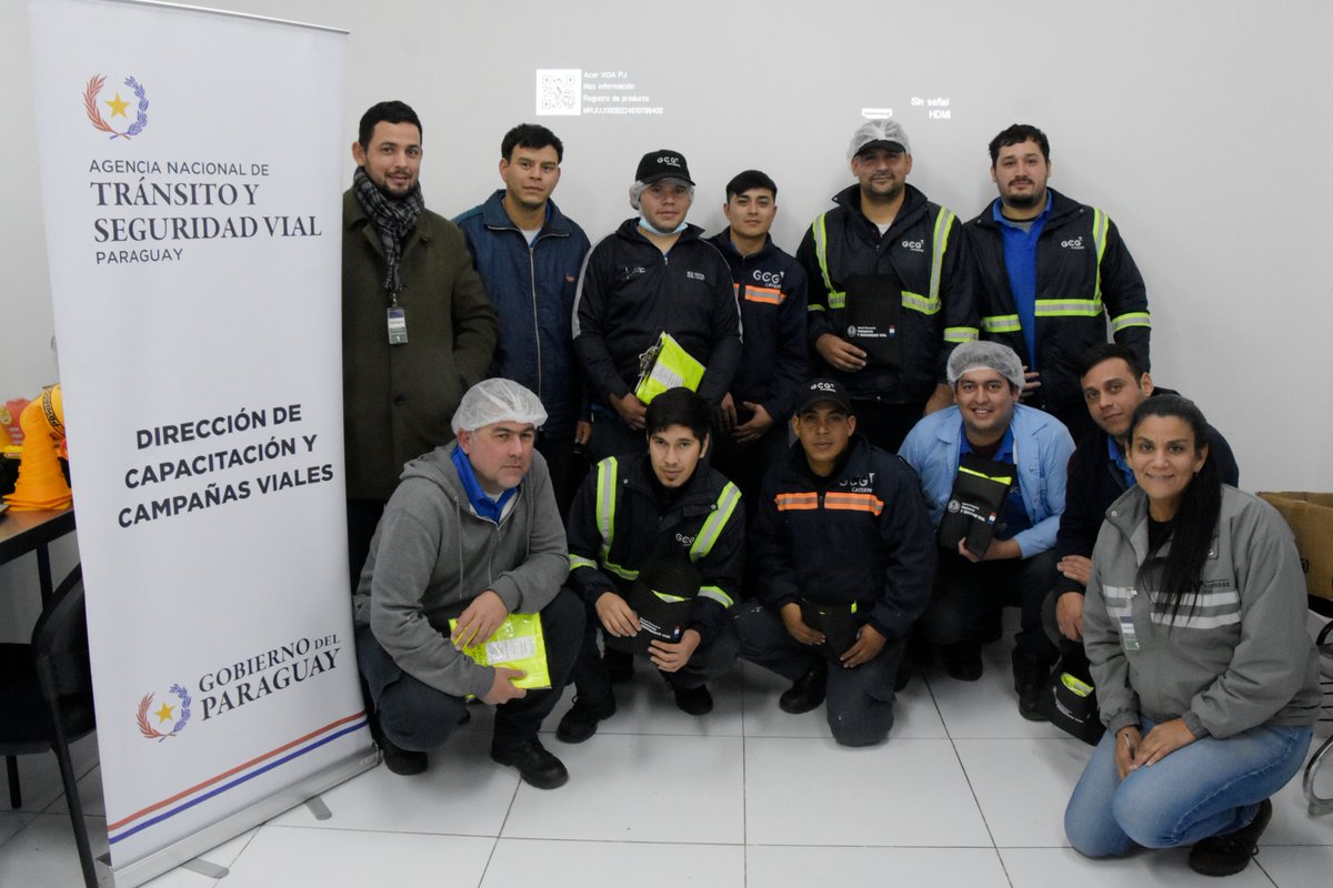 ➡️ Técnicos de la ANTSV realizaron una charla sobre seguridad vial en las instalaciones de la empresa Goddard Catering Group Paraguay S.A., cuyos funcionarios fueron capacitados en manejo defensivo y primeros auxilios para casos de siniestros viales.

#GobiernoDelParaguay 🇵🇾