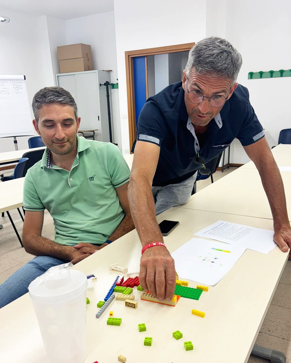 👷‍♂️ Un’esperienza formativa concreta, dinamica e fuori dagli schemi!
Durante il 𝗰𝗼𝗿𝘀𝗼 𝗽𝗲𝗿 𝗣𝗿𝗲𝗽𝗼𝘀𝘁𝗼  nella nostra sede, abbiamo sperimentato un 𝗮𝗽𝗽𝗿𝗼𝗰𝗰𝗶𝗼 𝗱𝗮𝘃𝘃𝗲𝗿𝗼 𝗶𝗻𝗻𝗼𝘃𝗮𝘁𝗶𝘃𝗼 alle tecniche di comunicazione e gestione del gruppo.