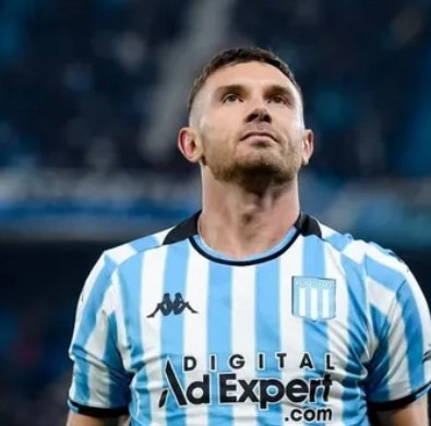 Pablo Calvari (@pablocalvari) on Twitter photo Tipo con Códigos Maravilla Martinez que NO Traicionó a <a href="/RacingClub/">Racing Club</a> ni a su icondicional hinchada.
Lo llamaron y le ofrecieron venir a <a href="/RiverPlate/">River Plate</a> pero la condición era que cambie de representante y que lo represente el Pelado Berman.
Y dijo que NO.
Aplausos y mis respetos para Tipo con Códigos Maravilla Martinez que NO Traicionó a <a href="/RacingClub/">Racing Club</a> ni a su icondicional hinchada.
Lo llamaron y le ofrecieron venir a <a href="/RiverPlate/">River Plate</a> pero la condición era que cambie de representante y que lo represente el Pelado Berman.
Y dijo que NO.
Aplausos y mis respetos para