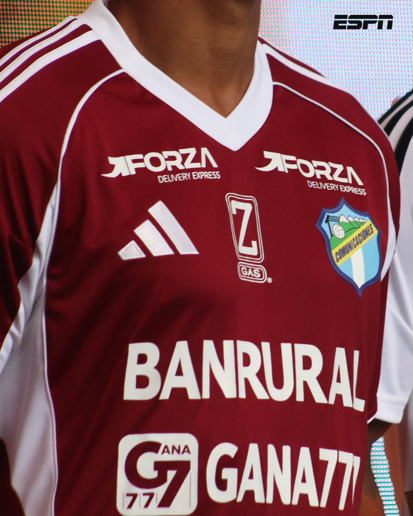 ESPN_CENAM's tweet photo. 👻🇬🇹 Comunicaciones FC presentó sus nuevos uniformes para la Temporada 2025-2026, primer club guatemalteco que viste la marca alemana: https://t.co/uZB7tuGtPu