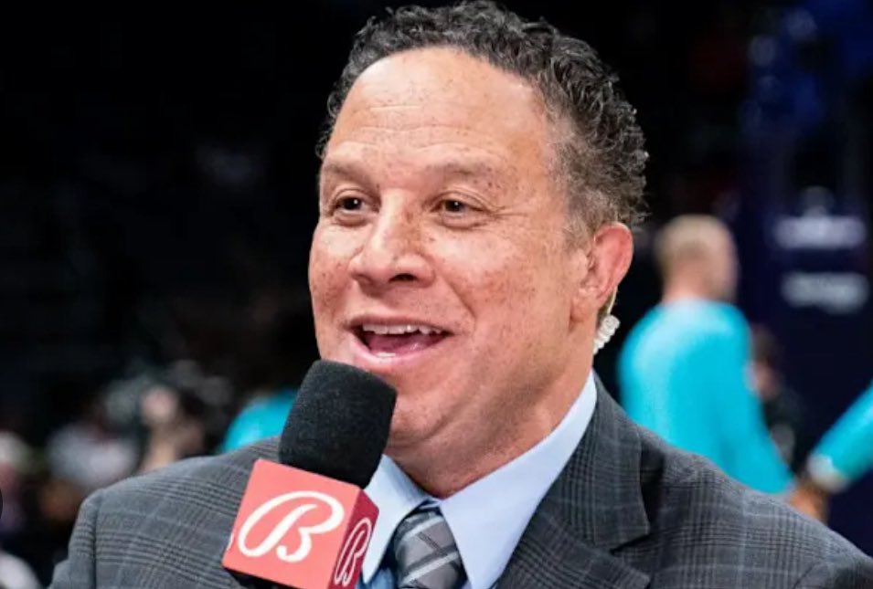 Eric Collins saying Knueppel Triple after Kon’s first 3 in Spectrum Center is gonna feed families