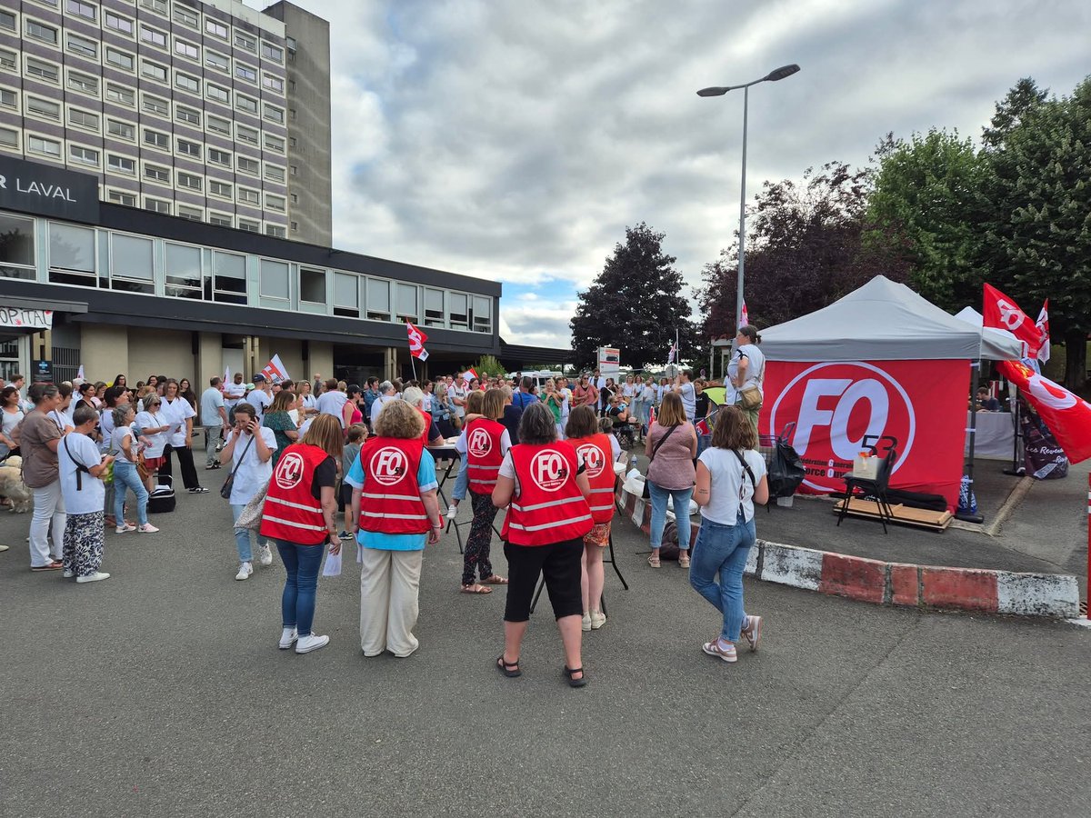🚨Début de l'occupation de l'hôpital de #Laval ce soir...#Mayenne
🗣️Non au plan d'économie, non, aux suppressions de postes, non au plan social !
🤜🏼Demain, à partir de 8h30, le SNUDI-FO sera aussi présent aux côtés des personnels, et des usagers !