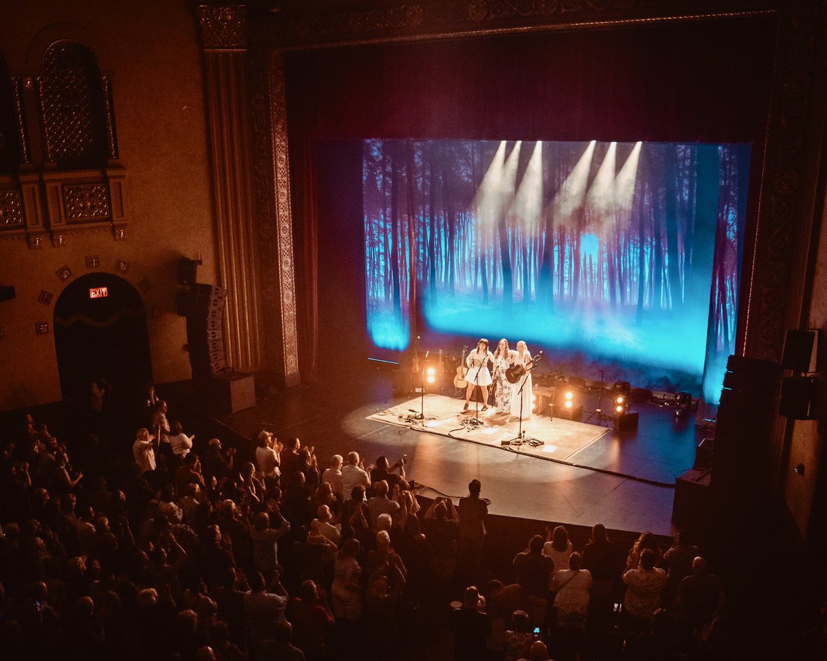 Aoife O'Donovan (@odonovanaoife) on Twitter photo Done with leg one of <a href="/imwithherband/">I'm With Her</a> tour… back on the road with <a href="/IronAndWine/">Iron & Wine</a> & <a href="/kenpomeroy/">Ken Pomeroy</a> in two weeks
1) Pre-show warm up in Bloomington
2) Fam came to visit in Chicago
3) We did an escape room!
4) 💙🌲 Done with leg one of <a href="/imwithherband/">I'm With Her</a> tour… back on the road with <a href="/IronAndWine/">Iron & Wine</a> & <a href="/kenpomeroy/">Ken Pomeroy</a> in two weeks
1) Pre-show warm up in Bloomington
2) Fam came to visit in Chicago
3) We did an escape room!
4) 💙🌲