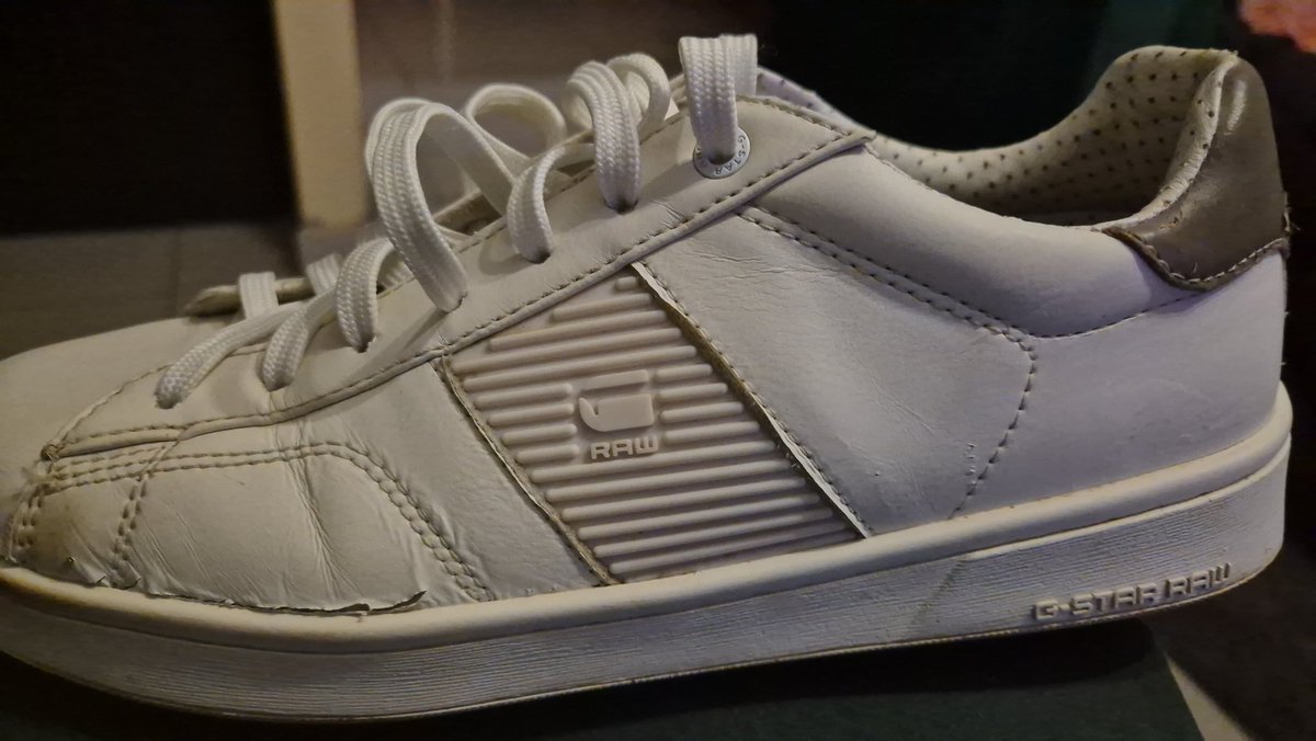 LebooMlangeni's tweet photo. We are not happy with this quality,this was bought in November 2024 and is not frequently worn,after paying such a hefty price. https://t.co/eiGcmqpsKS
