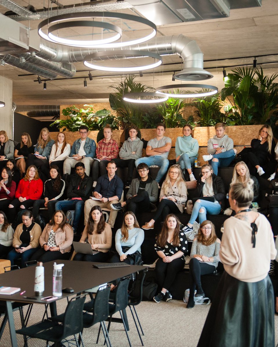 uniofglos's tweet image. Ready to shape the future of business? πΌπ
Our Business and Management courses give you the tools to thrive. From real-world projects and industry guest speakers to placement year options and additional qualifications. β
Take the next step here.π bit.ly/3Tc1SGX