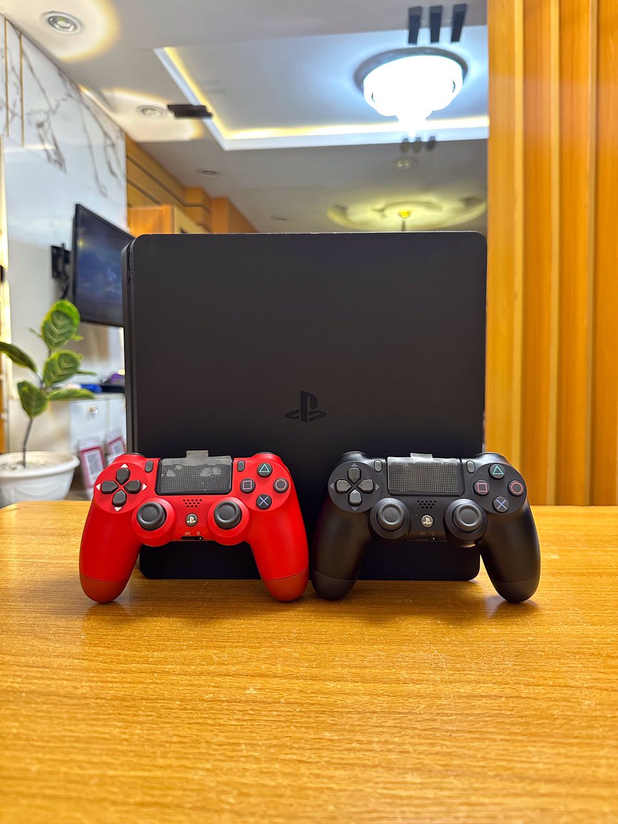 iplus_Gadgets's tweet photo. New Arrival!!!!
Product: PLAYSTATION 
Model:  PS4 Slim Available With Installed Games 

Price: N280,000

Features: 
Description: Gaming console and Gaming Pads 
Installed Games
Call ☎️/WhatsApp : https://t.co/JHs1qvSxIq
IG DM 📩@iplus_gadget_stores 
#WizkidxHollywoodBowl #bwfc https://t.co/qvgbPuYY9h