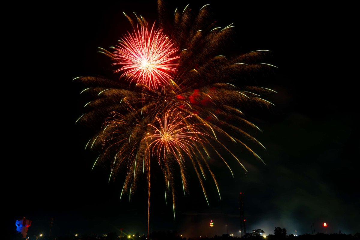 We are ONE WEEK away from lighting up the sky in #FlorenceKY!
Join us July 3 for live music by Under the Sun, food trucks (including Kona Ice!), kids activities &amp; fireworks at 10PM!
🕠 Starts 5:30PM @ Florence Gov Center
📞 Info: 859-647-8177
#July3Fireworks #FamilyFunFlorence