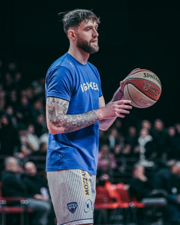 🚨💥 <a href="/chemadelucas/">Chema de Lucas</a> avança que <a href="/BasquetGirona/">Bàsquet Girona</a> HA FIRMAT a Nikola Maric.

📊 26 anys. 2,06. 8,4 punts i 3,8 rebots aquesta última temporada al KK Igoeka bosnià.

🔥 Interior físic. Dur. Capacitat per intimidar. No obrirà el camp. Comptarà com a cupo.