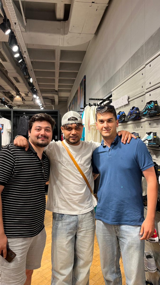 Sırasıyla;
1 - İTÜ Gemi İnşaa bölüm birincisi
2 - @lvbeIC5
3 - İTÜ Gemi İnşaa bölüm üçüncüsü