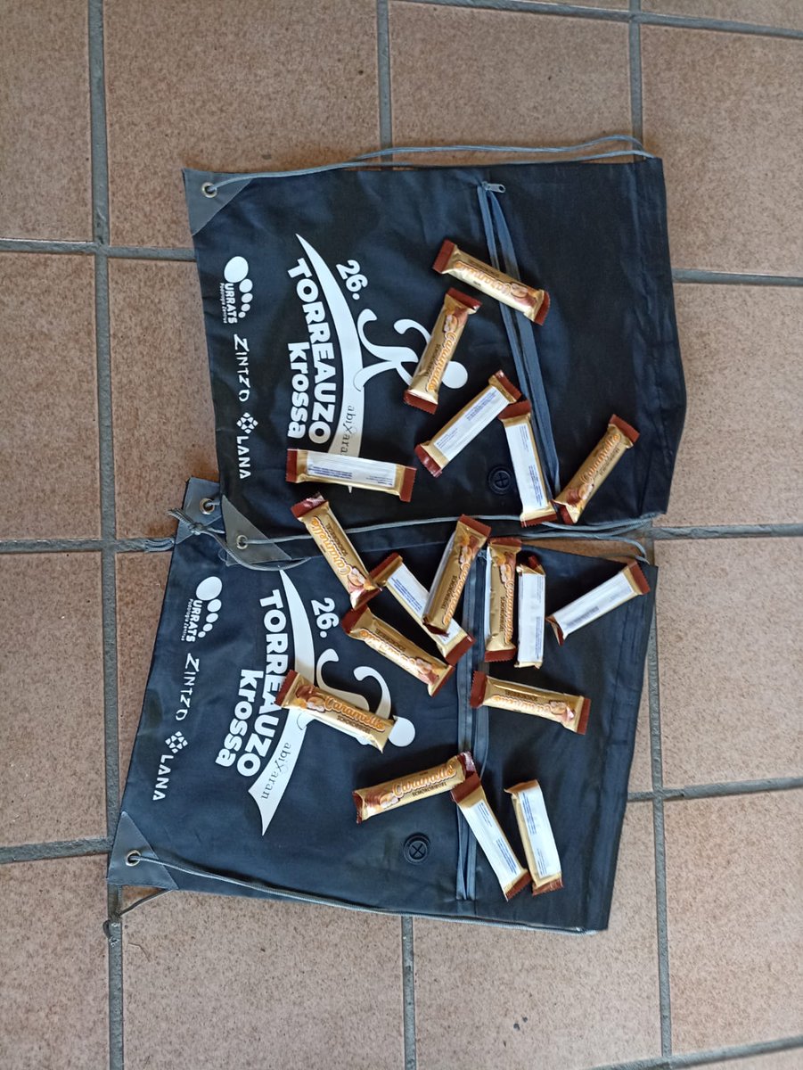 abixaran tweet media