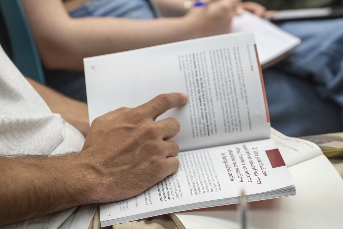 Hoy, nuestro compañero Alejandro Román ha participado en la presentación del informe “Juventud en España 2024: entre la emergencia y la resiliencia”, impulsado por <a href="/JuventudInfGob/">Ministerio de Juventud e Infancia</a> e <a href="/InjuveSpain/">Injuve</a>.

Una radiografía de una juventud comprometida, precarizada y crítica.

Puedes verlo