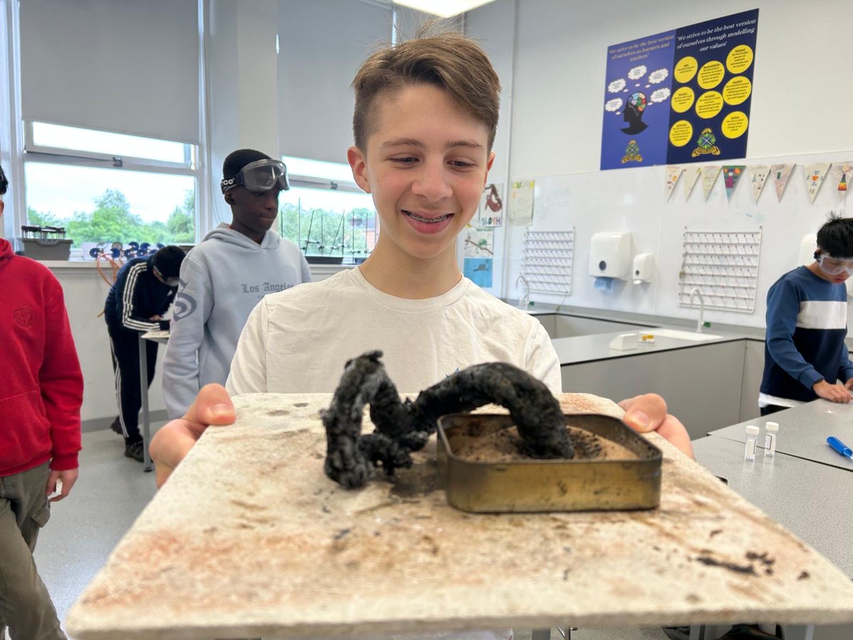 Last day fun in the science department.  Rodrigo showing us how the black snake experiment should be done 🤩