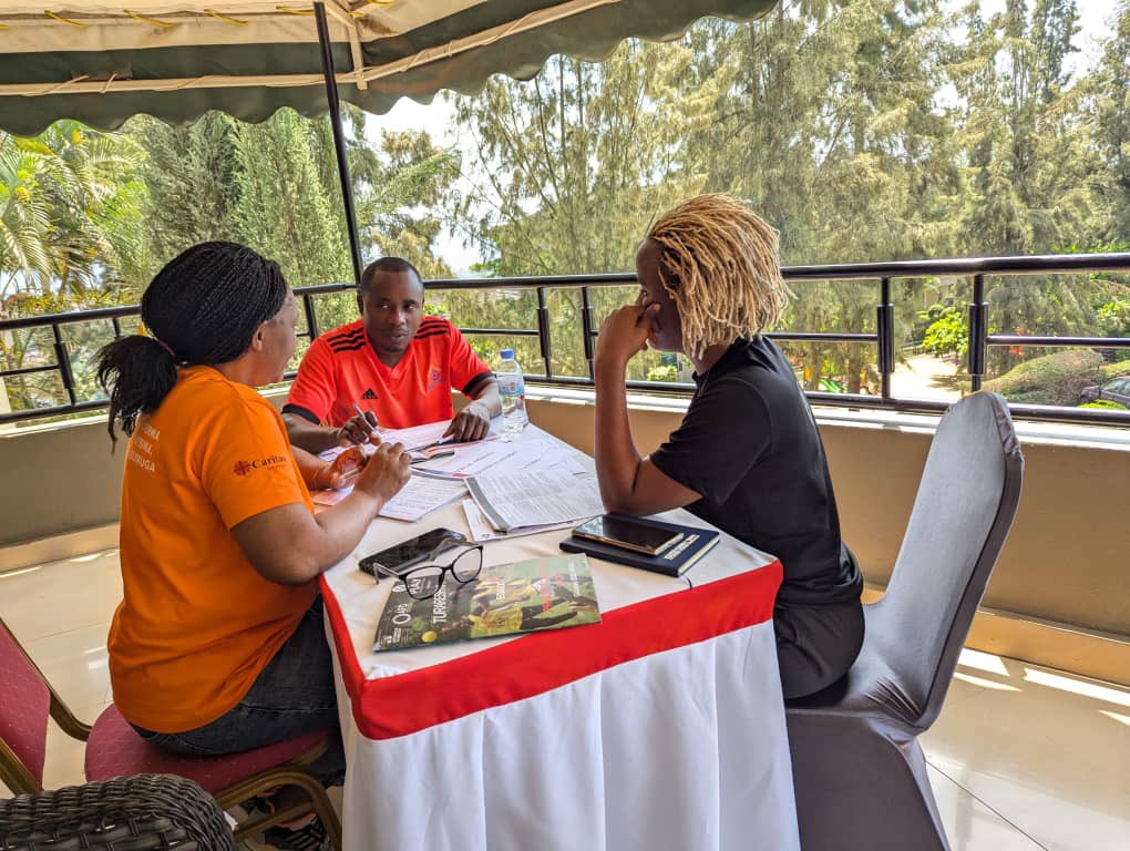 Today, as part of  #ToutesEnSport project, we launched our 2nd co-creation workshop.
Play International with expert in child protection, GBV prevention, inclusive education and sport development, we are co-designing games on differents themes using sport as a learning tool.