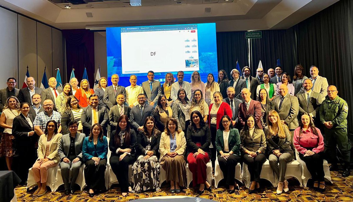 🚛🌎 ¡Aduanas Honduras presente en el III Encuentro Regional de Comités de Facilitación del Comercio en San José, Costa Rica! 🇭🇳🤝🌐

Del 24 al 26 de junio compartimos buenas prácticas en Gestión Coordinada de Fronteras.
#AduanasHonduras #FacilitacionDelComercio