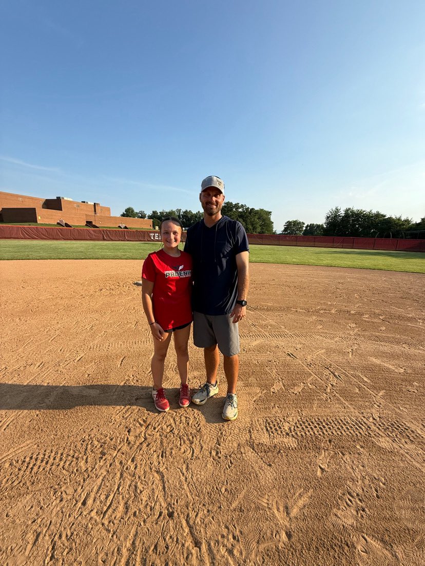 had an amazing practice the other day with the Emory and Henry coaches! thank you for all the great feedback and helping us out! ❤️🖤🤍<a href="/AllenWoodTow/">Allen Wood</a>  <a href="/ruthiewill17/">Ruthie Williams</a>