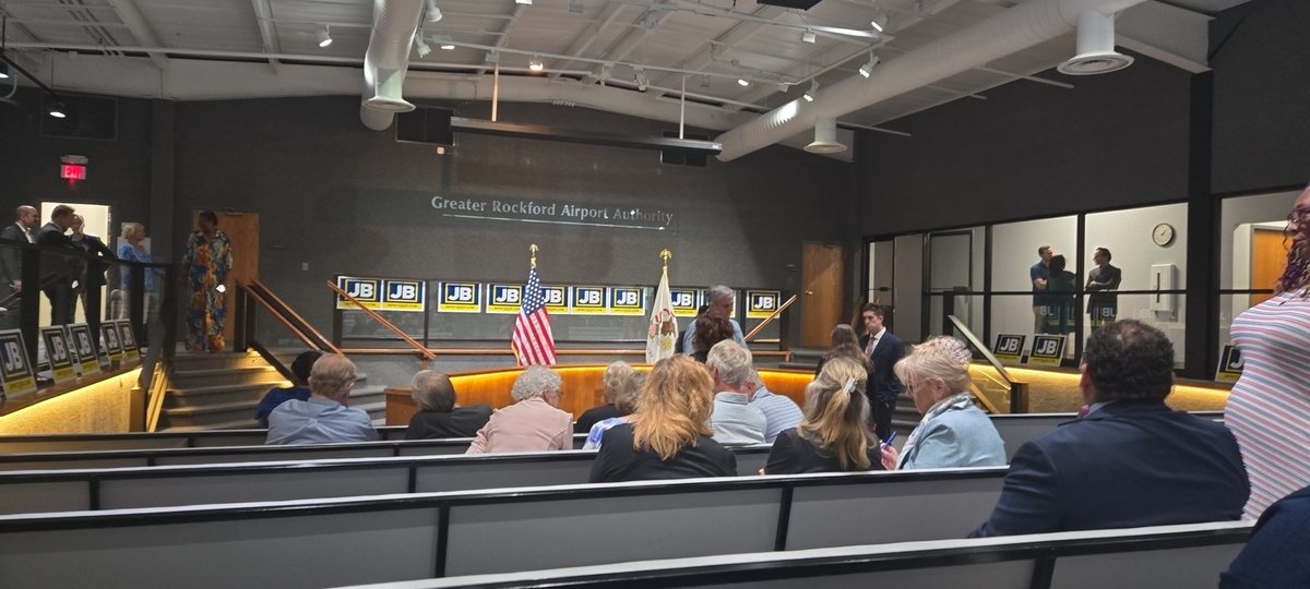 Folks are gathering at Rockford Airport for Gov. JB Pritzker to announce his run for a third term. rrstar.com/story/news/pol…