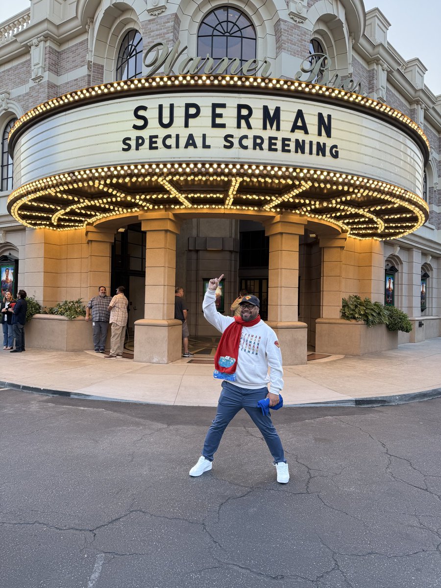 joedeckelmeier's tweet image. Honored to attend an early screening of #Superman and even had the chance to chat with James Gunn afterward!