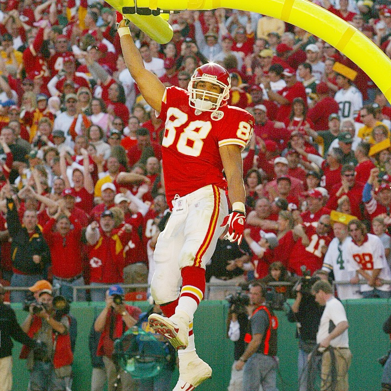 Chiefs's tweet photo. 8 Chiefs, both current and former, landed on ESPN's All-Quarter Century Team 📝