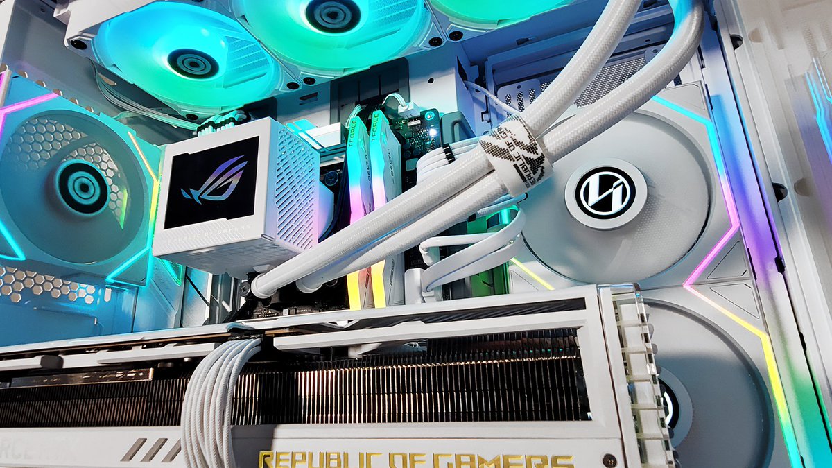 XoticPC's tweet image. Turn heads with the EVO O11D Ghost – Ready to Ship.
This beast is lit from top to bottom with dual ARGB strips, giving it that clean, custom glow. Built to impress and ready when you are.
#GamingRig #LianLiStyle #CustomBuilt #ShipsFast

🖱️ Grab yours today: