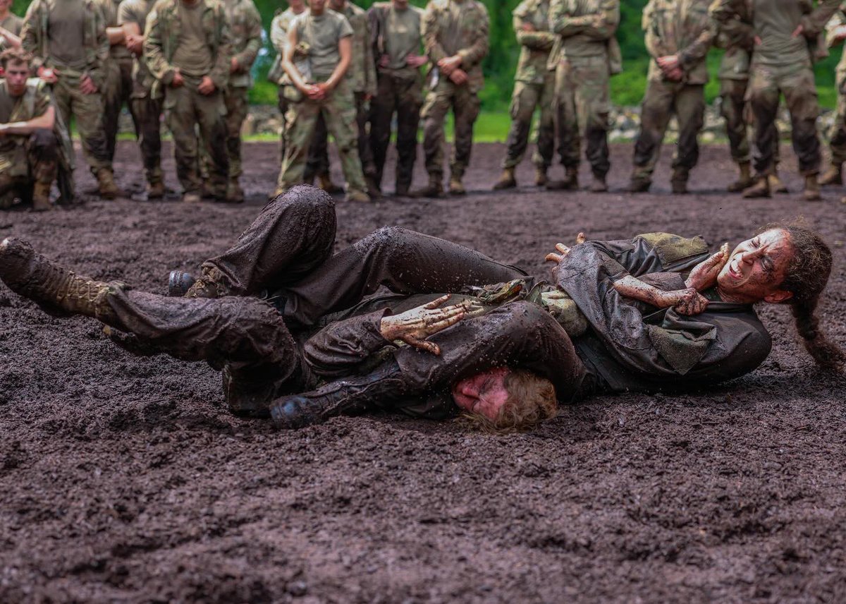WestPoint_USMA's tweet image. 🪖 No easy ground. No easy fights.
Cadets went all in during the Modern Army Combatives Program.
In the dirt, under pressure, they proved what it means to live the Warrior Ethos: never quit, never accept defeat, always ready.
📸 #CST2025 #CombatReady