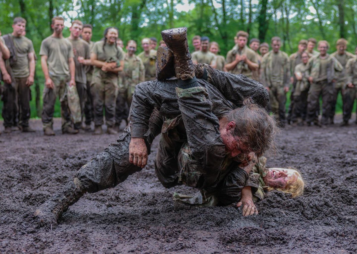 WestPoint_USMA's tweet image. 🪖 No easy ground. No easy fights.
Cadets went all in during the Modern Army Combatives Program.
In the dirt, under pressure, they proved what it means to live the Warrior Ethos: never quit, never accept defeat, always ready.
📸 #CST2025 #CombatReady