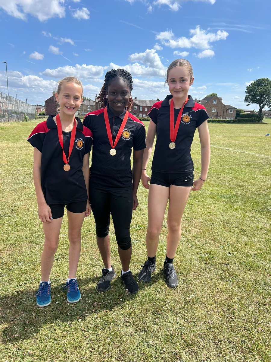 From sprinting to jumping, egg and spoon to long distance and even space hoppers we really had it all at our Y5/6 Sports Day! The children gave it their all and made us so proud. Huge thanks to the parents for their fantastic support too! #SouthdaleSparkle