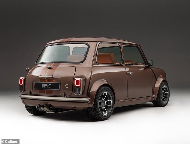 TheNorskaPaul's tweet photo. The most recognisable car in the world - the #BritishMini - has been turned into a luxury-grade hot hatch by auto designer Ian Callum - who was behind the Aston Martin DB9/Jaguar XJ & Ford's RS200/Escort Cossie, to name a couple.🤤
He worked with coachbuilder Wood & Pickett to produce a limited run from the shape of the original ones - produced up to 2021 - before BMW launched the crappy version.
The petrol 😃engine has been overhauled with rally kit spec, premium interior & a dashboard digital display & it’s an ‘all singing & dancing’ modern upgrade.
The cost of ‘The Wood & Pickett Mini by Callum Mini’ is, erm, £75k but I’ve only one kidney left to sell but I need it so won’t buying one anytime soon.😰😂