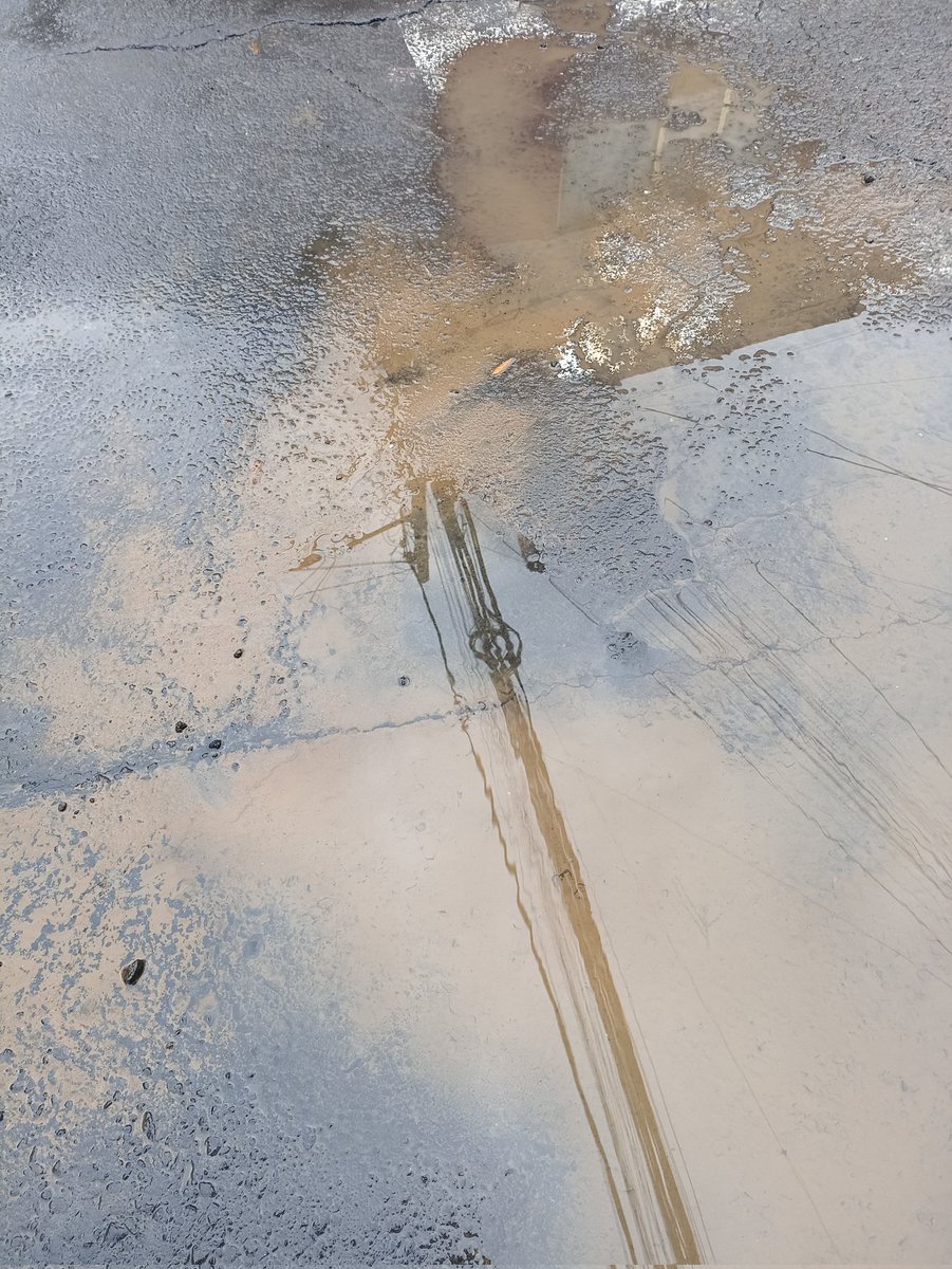 EOLVERACARDENAS's tweet photo. Fuga de agua potable Tepetlapa esquina con Teolole. Colonia Adolfo Ruiz Cortinez, alcaldía Coyoacán. En la esquina hay una papelería de nombre el Gatito. @locatel_mx @Alcaldia_Coy @SACMEX_DENUNCIA https://t.co/n8wVRYPzoh