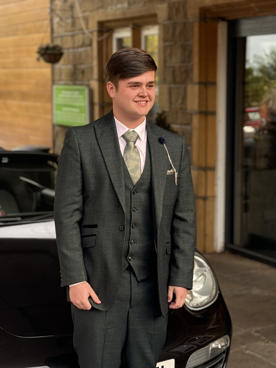 BBGAcademy's tweet image. #Prom2025