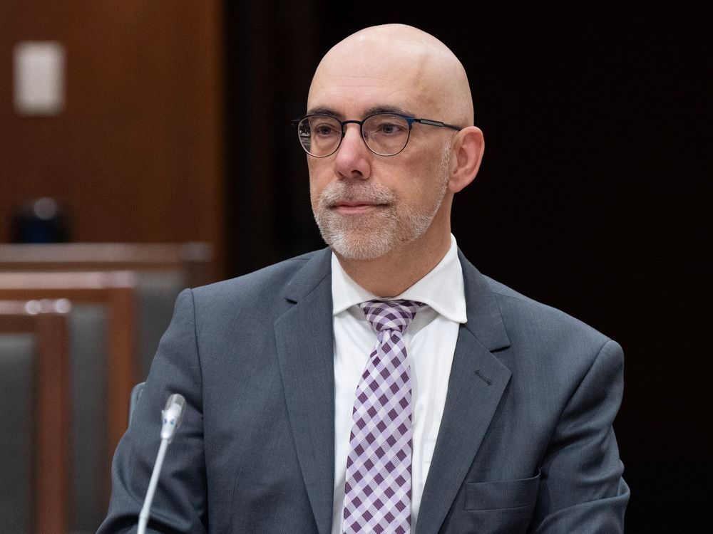 PBO urges Carney to show numbers as spending climbs financialpost.com/news/economy/c…