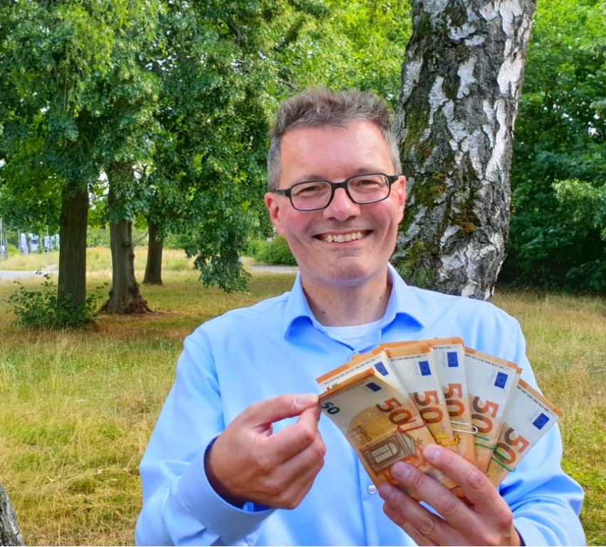 Mit wie viel Geld ist man finanziell unabhängig? Eine Frage, die sich zahlreiche Menschen stellen, wenn sie Geld anlagen. Wie rechnet man es aus und welche Risiken bestehen? Ein Artikel über die konkrete Berechnung der finanzielle Unabhängigkeit.👇
finanziell-umdenken.info/mit-wie-viel-g…
