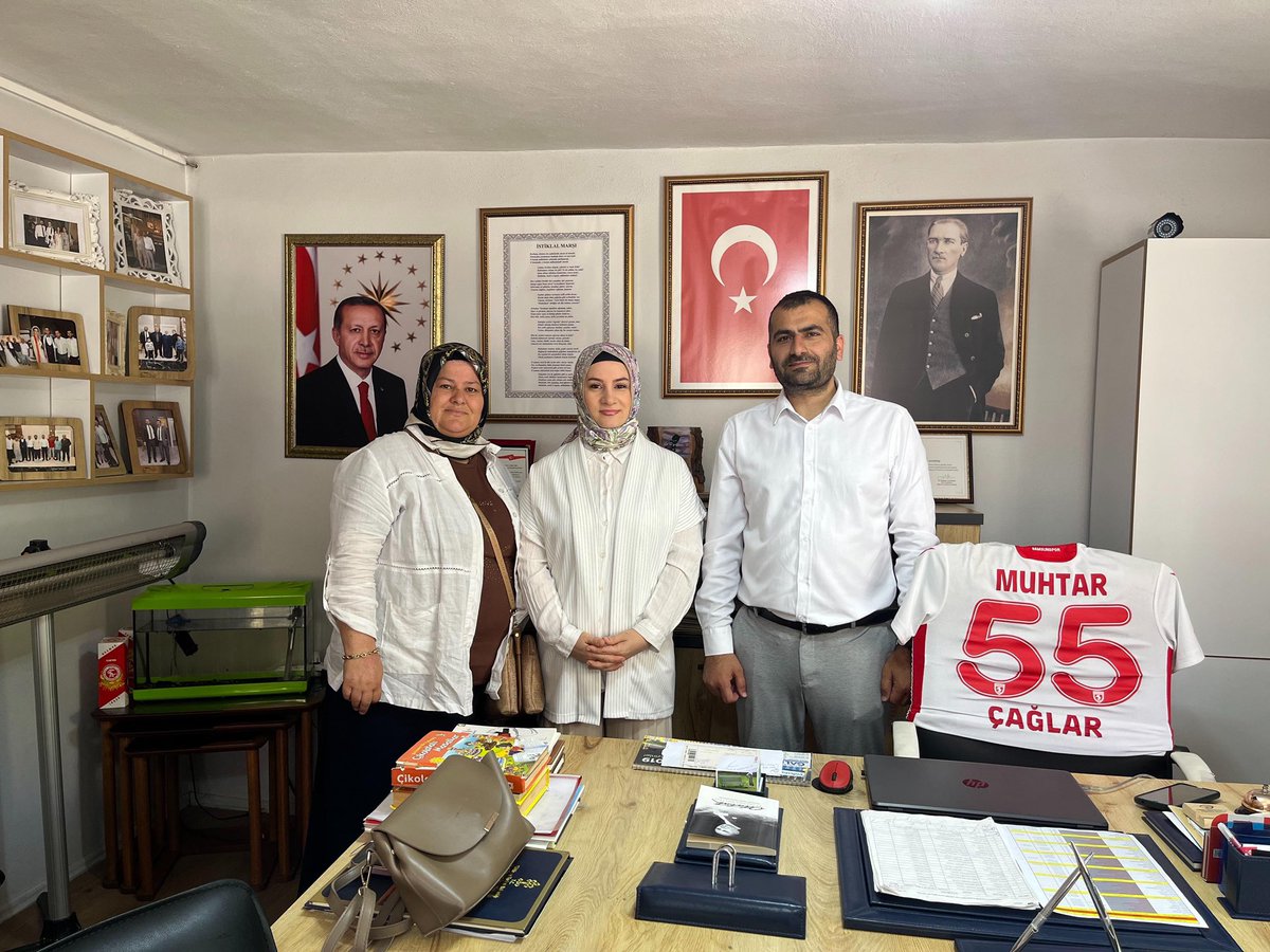 📍Muhtarlarımızla Buluşmalarımız Devam Ediyor
İlçe Kadın Kolları Başkanımız @sevgi_cakirr55 ve Yönetim Kurulu Üyelerimizle birlikte Fevzi Çakmak Mahalle Muhtarımız Çağlar Işık’ı ziyaret ettik. Nazik ev sahipliği ve samimi sohbetleri için kendilerine teşekkür ediyoruz.