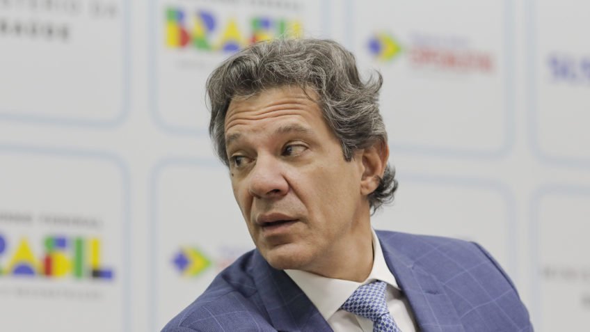 🚨 URGENTE: Haddad diz que pode cortar as emendas parlamentares após Congresso derrubar aumento do IOF!

Se você apoia, curte e compartilha!!!