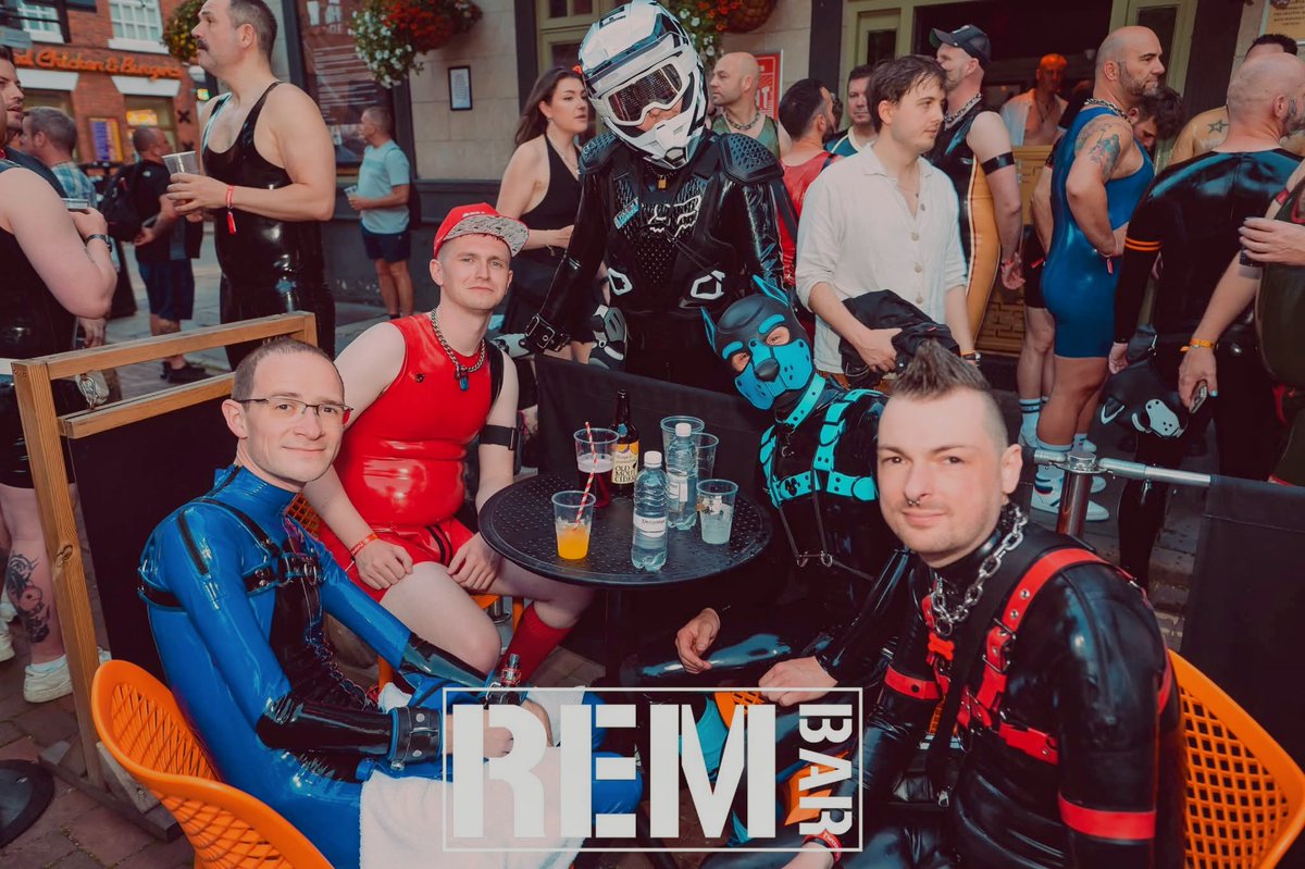 A nice snap of me, the pup bro's and friends at MRM weekend... Not often can enjoy Manchester weather laughing 😅

<a href="/Pup_Shadow/">Pup_Shadow</a> 
<a href="/N_4_Neo/">Neo Way Of Thinking</a>